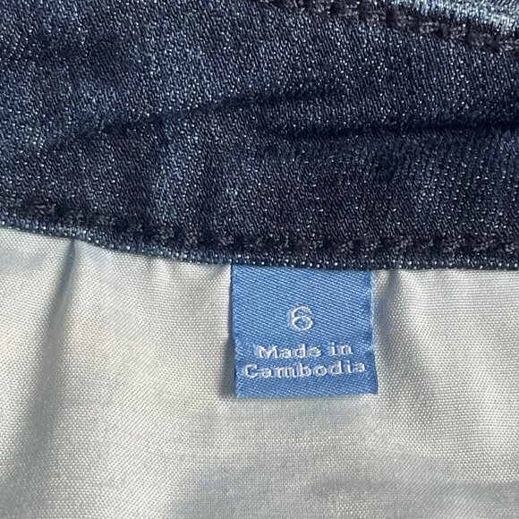 a.n.a. Mid Rise Denim Jean Cuffed Bermuda Jean Shorts, Medium Dark Wash, Size 6 - Picture 8 of 9